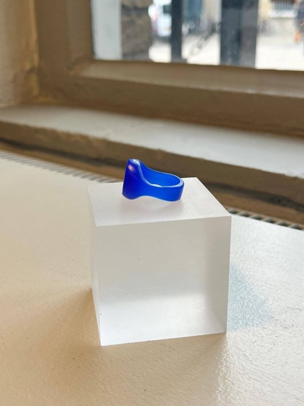 Nieuw: Zegelring met gravure in was