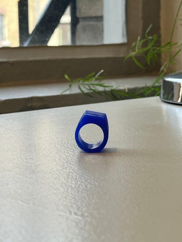 Nieuw: Zegelring met gravure in was